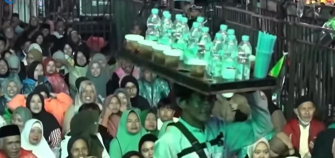 Identitas Penjual Es viral